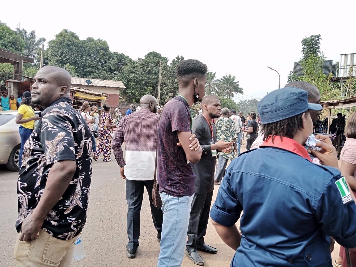 #NigeriaElections2023: Voters in Onitsha stranded as INEC officials yet to arrive