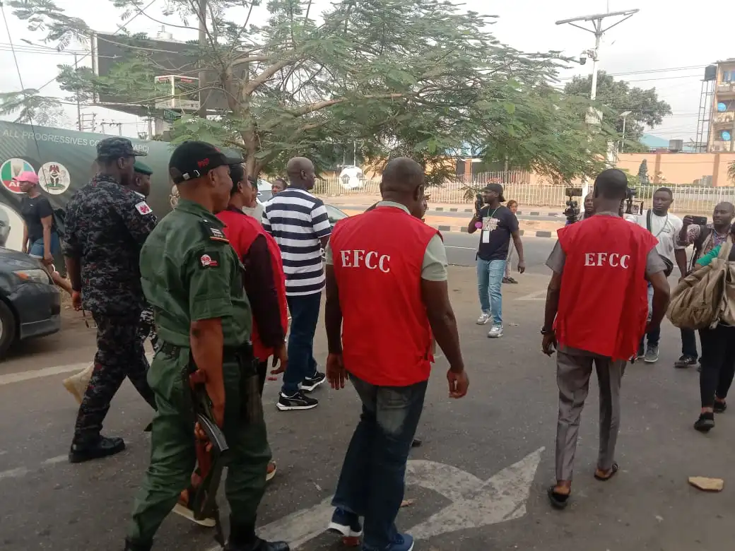 Vote buying: EFCC arrests 17 with bag of semovita, rice in Kano