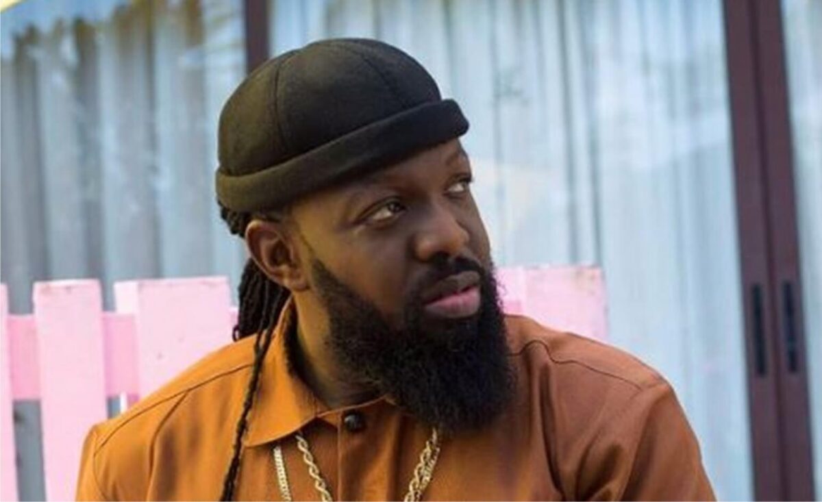 Timaya’s Baby Mama Laments as Daughter Sheds tears