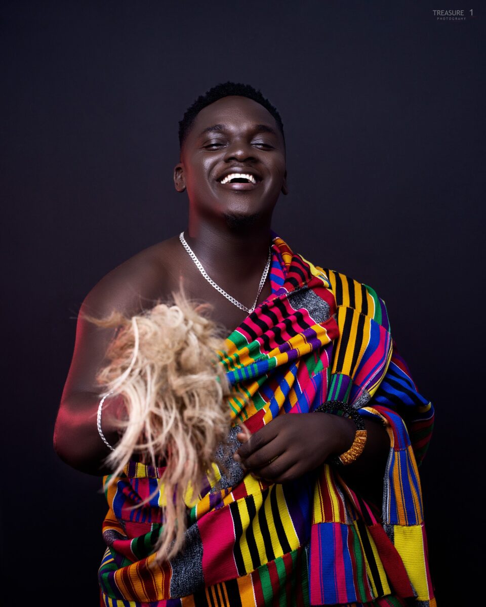 Phrimpong captivates fans with pictures in stunning traditional outfits