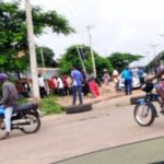 Tensions Escalate in Benue as Police and Youths Storm APC Secretariat, Set Up Blockade