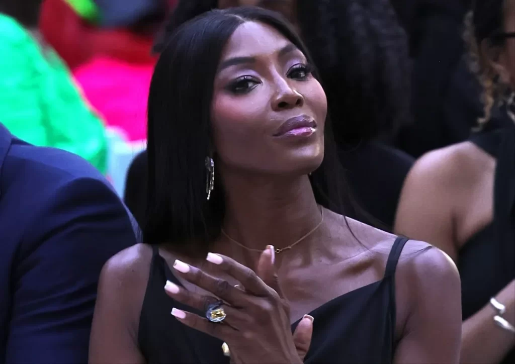 Naomi Campbell Throws Subtle Shade at Anna Wintour as Supermodel Arrives Late to Accept Style Award