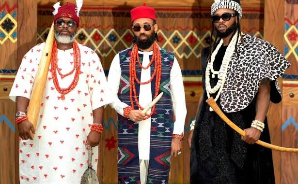 Larry Gaaga Ft. Flavour – Obodo Mp3 Download