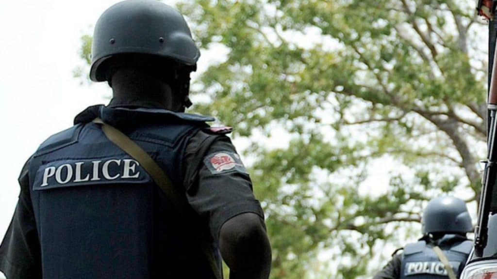 Police and Armed Robbers Fight in Ogun, Killing One