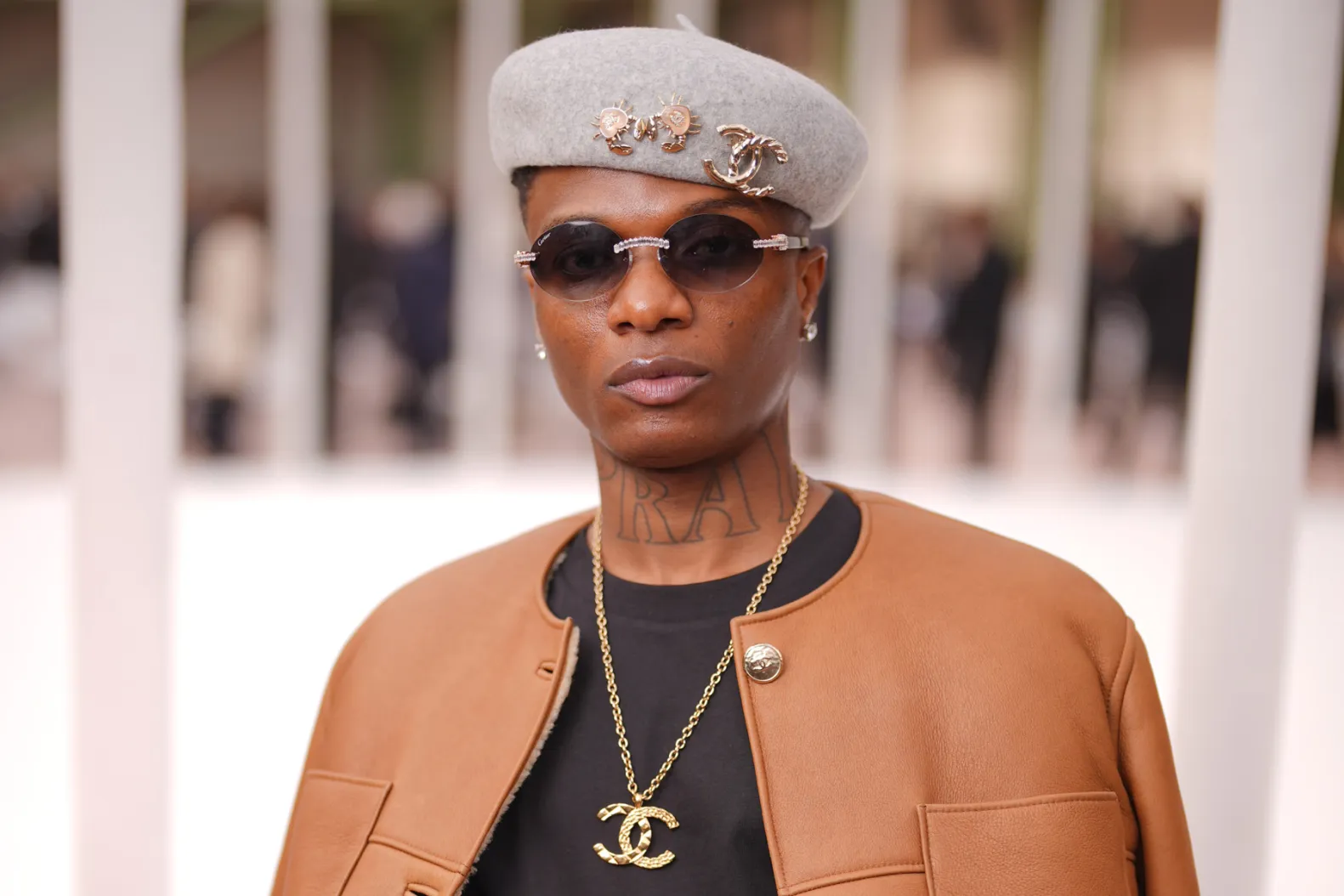 Wizkid Becomes First African Artist to Hit 9 Billion Streams on Spotify Nigerian music sensation Wizkid has once again made history, becoming the first African artist to surpass 9 billion streams on Spotify. This monumental achievement further solidifies his status as one of the most successful and globally recognized African musicians of all time.