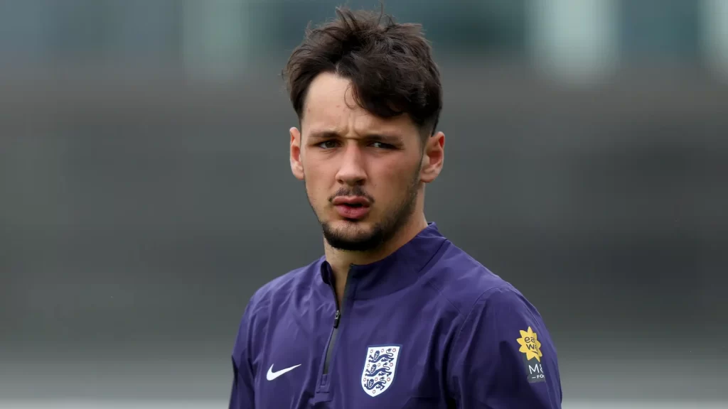 Man City Re-Sign James Trafford