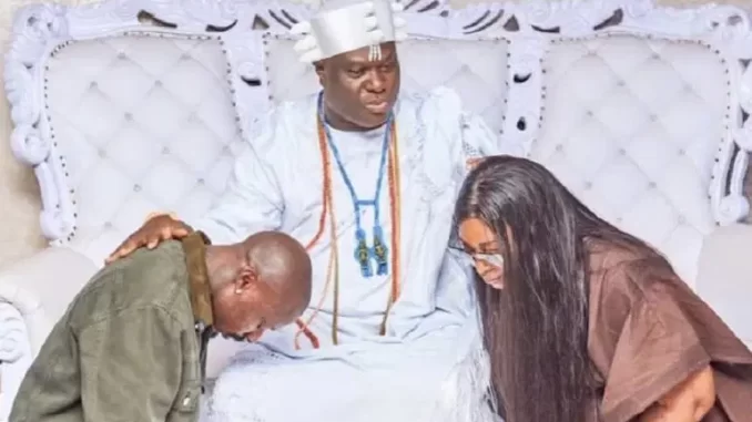 Ooni Welcomes ‘Son’ Asake